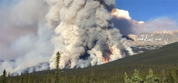 加拿大野火继续肆虐烟雾将到达欧洲 专家称气候变化导致